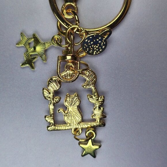 Cat Admiring the Starry Sky Keychain Gold Tone (NWOT) - Picture 4 of 5